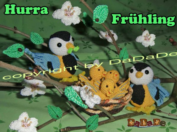 Frühlingsdekoration 4 Blaumeise, Frühling-Dekoration (H317) und Kuscheltier Vogel Blanka (A107)