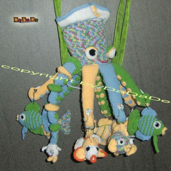 Krake Matrose Kalle, mit Fischen, die Spieluhr zum Greifen und Kuscheln  (B404)