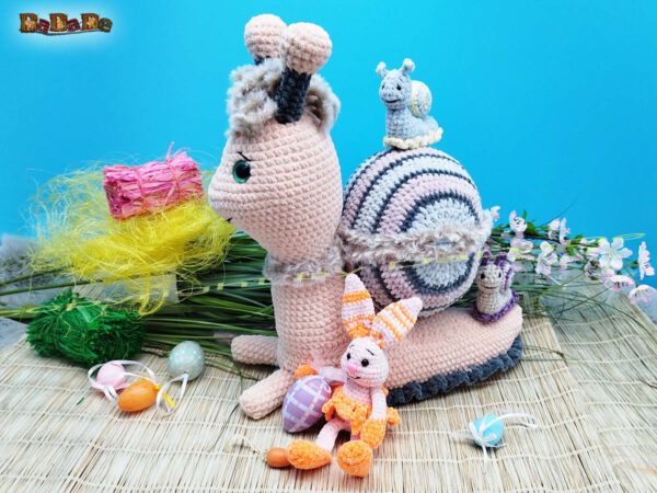 xH351 Oster-Schnecke Loisa 2 Schleimspuren-Schnecki Loisa mit Hase Hopsy (H351)