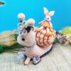 Schleimspuren-Schnecki Loisa mit Hase Hopsy (H351)