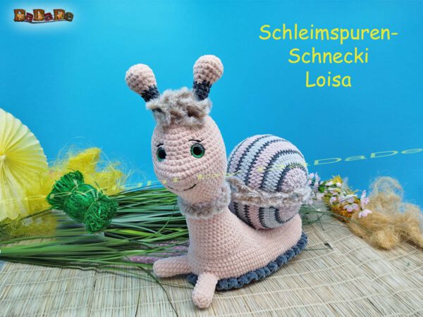 xH351 Schnecke Loisa 1b Schleimspuren-Schnecki Loisa mit Hase Hopsy (H351)