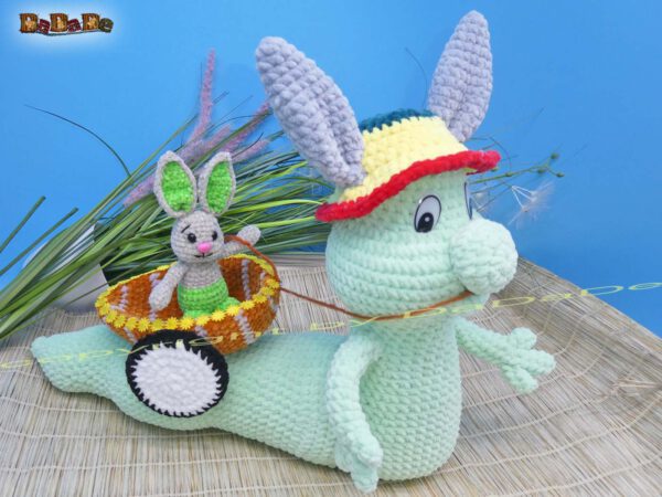 xWurm türkis 11Ei Wurm Wuppi mit Hase Flopsy (H350)